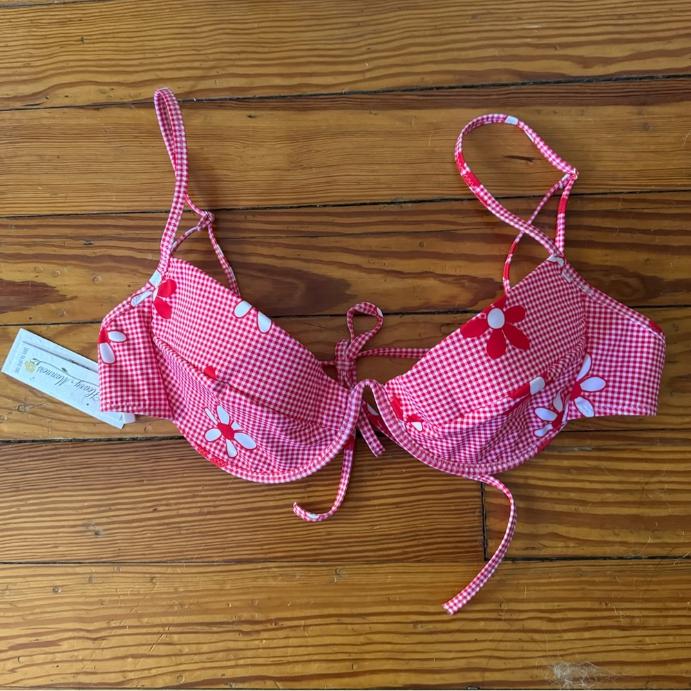 ‘LITTLE RED’ CLASSIC UNDERWIRE TOP